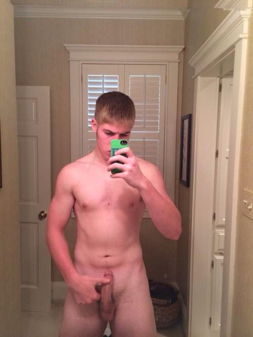 images/american-stud/American Stud Nude Mirror Bathroom Self Pics (3).jpg